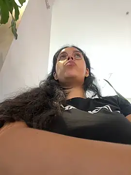 Snapshot of Annya-sweet chatting on February 4, 6:17 pm Annya-sweet online show from February 4, 6:17 pm