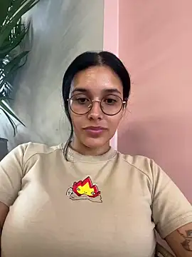 Snapshot of Annya-sweet chatting on February 7, 2:58 pm Annya-sweet online show from February 7, 2:58 pm