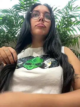 Snapshot of Annya-sweet chatting on February 25, 2:54 pm Annya-sweet online show from February 25, 2:54 pm