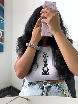 Snapshot of Annya-sweet chatting on March 1, 2:55 pm Annya-sweet online show from March 1, 2:55 pm