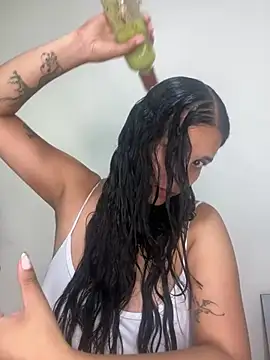 Snapshot of Annya-sweet chatting on March 1, 10:53 pm Annya-sweet online show from March 1, 10:53 pm