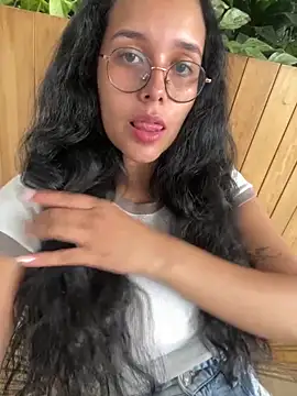 Snapshot of Annya-sweet chatting on March 10, 2:37 pm Annya-sweet online show from March 10, 2:37 pm