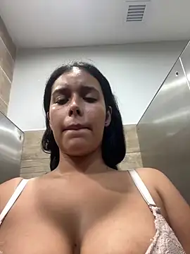 Snapshot of Annya-sweet chatting on March 10, 5:39 pm Annya-sweet online show from March 10, 5:39 pm