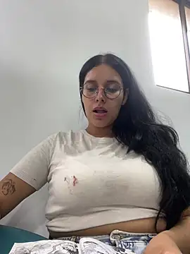 Snapshot of Annya-sweet chatting on March 13, 2:55 pm Annya-sweet online show from March 13, 2:55 pm