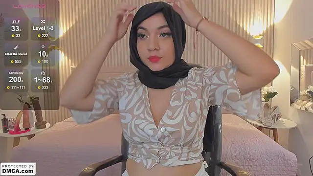 Snapshot of Sooffii_1 chatting on December 20, 1:58 am Sooffii 1 online show from December 20, 1:58 am