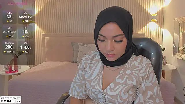 Snapshot of Sooffii_1 chatting on December 20, 5:04 am Sooffii 1 online show from December 20, 5:04 am