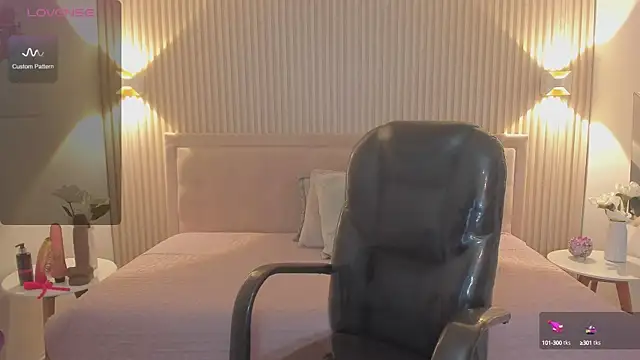 Snapshot of Sooffii_1 chatting on December 28, 2:11 am Sooffii 1 online show from December 28, 2:11 am