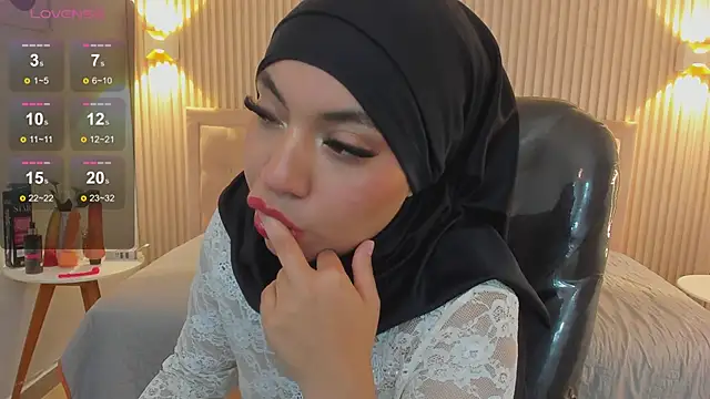 Snapshot of Sooffii_1 chatting on March 7, 5:18 am Sooffii 1 online show from March 7, 5:18 am