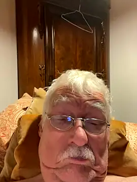 Snapshot of Steffibi1954 chatting on November 3, 4:25 am Steffibi1954 online show from November 3, 4:25 am