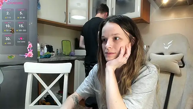 Snapshot of Nate__ chatting on January 6, 5:11 am Nate online show from January 6, 5:11 am