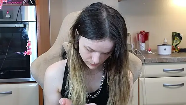 Snapshot of Nate__ chatting on February 1, 5:50 am Nate online show from February 1, 5:50 am