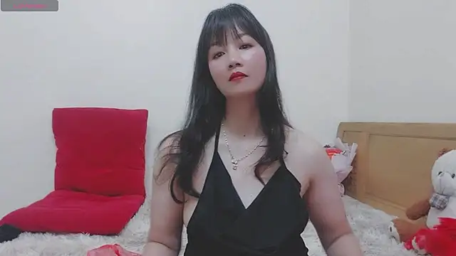 Snapshot of Holygirlsweet777 chatting on February 18, 9:54 am Holygirlsweet777 online show from February 18, 9:54 am