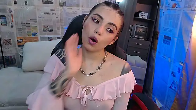 i am nina  online show from October 8, 7:11 pm