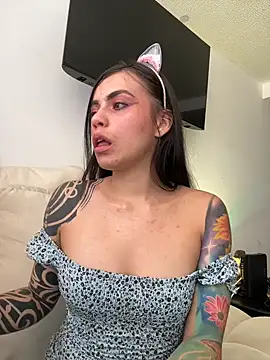 i am nina  online show from December 3, 8:07 pm