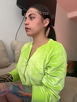 i am nina  online show from December 17, 7:53 pm