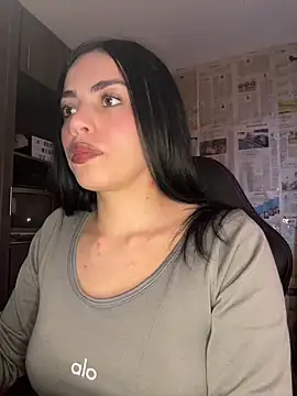 Snapshot of i_am_nina_ chatting on May 28, 10:40 pm i am nina online show from May 28, 10:40 pm