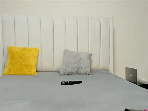 Snapshot of _heavenlysent chatting on October 20, 3:29 am heavenlysent online show from October 20, 3:29 am