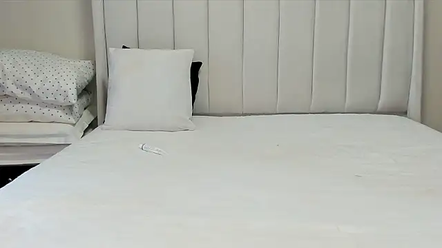  heavenlysent online show from March 14, 4:51 am