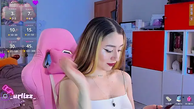 Snapshot of Fiona-Love chatting on December 7, 7:21 pm Fiona-Love online show from December 7, 7:21 pm