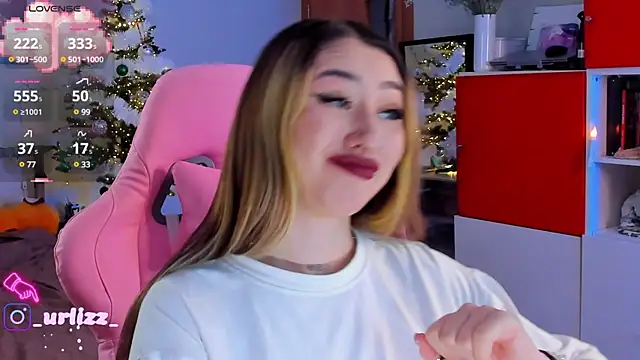 Snapshot of Fiona-Love chatting on December 22, 7:21 pm Fiona-Love online show from December 22, 7:21 pm