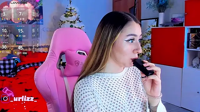 Snapshot of Fiona-Love chatting on January 18, 11:00 pm Fiona-Love online show from January 18, 11:00 pm