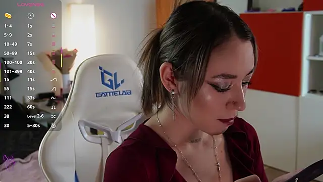 Snapshot of Fiona-Love chatting on October 1, 3:18 pm Fiona-Love online show from October 1, 3:18 pm