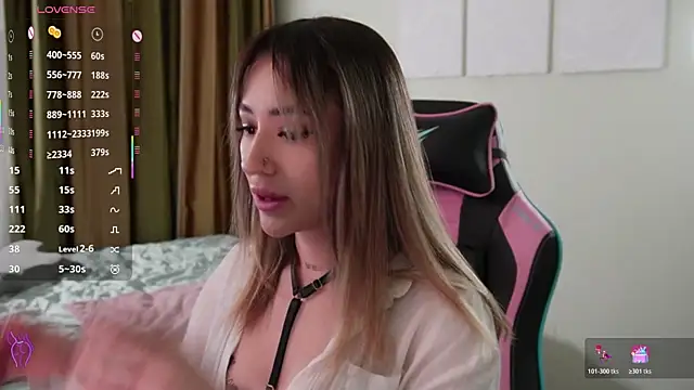 Snapshot of Fiona-Love chatting on November 19, 3:23 pm Fiona-Love online show from November 19, 3:23 pm