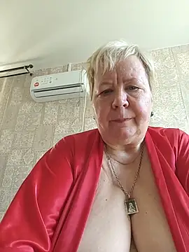 EffectFiona online show from June 3, 4:37 am