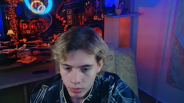 Snapshot of dimitri_tv chatting on October 13, 12:43 am dimitri tv online show from October 13, 12:43 am