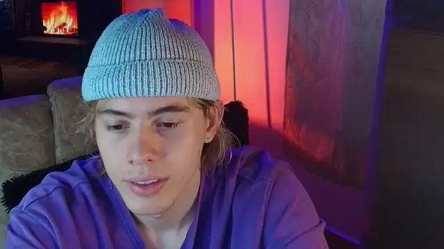 Snapshot of dimitri_tv chatting on November 1, 6:54 pm dimitri tv online show from November 1, 6:54 pm