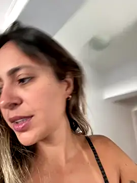 Snapshot of Gipoltergeist chatting on October 22, 3:01 pm Gipoltergeist online show from October 22, 3:01 pm