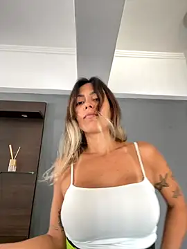 Snapshot of Gipoltergeist chatting on October 25, 1:07 pm Gipoltergeist online show from October 25, 1:07 pm