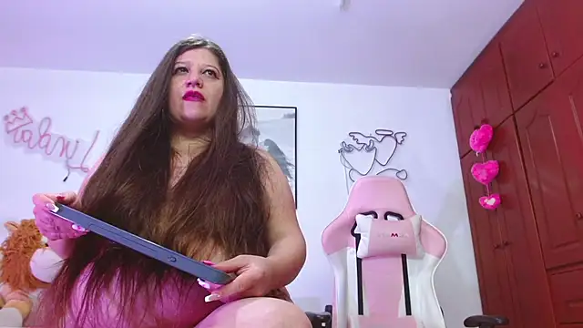 Amelie Rousell online show from December 2, 1:22 am