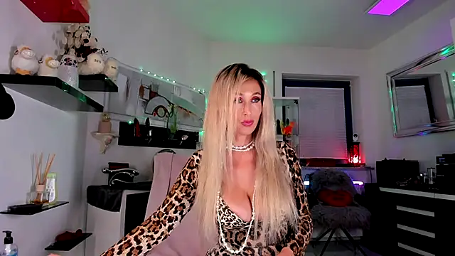 2bigass4 u online show from October 24, 3:36 am