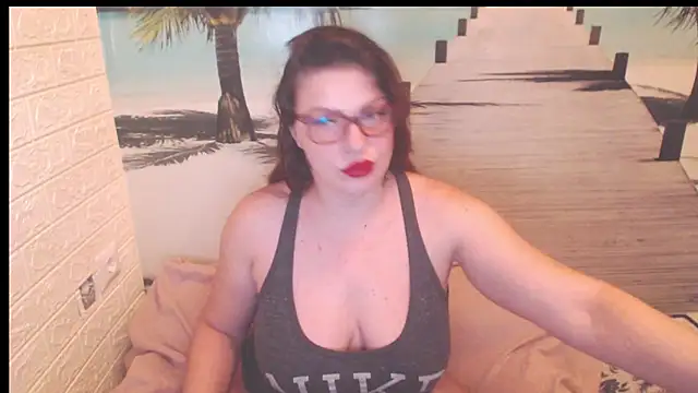 Snapshot of Queen__Natasha chatting on November 26, 10:22 pm Queen Natasha online show from November 26, 10:22 pm