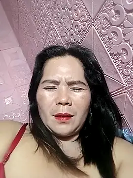 Cutehornywetmom online show from March 3, 6:12 pm