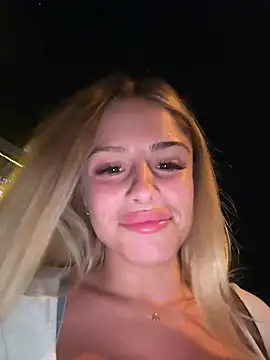 Snapshot of BritneyDimond chatting on December 29, 8:58 pm BritneyDimond online show from December 29, 8:58 pm