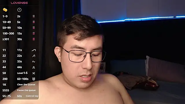 andrewmhilton  online show from October 20, 6:14 am