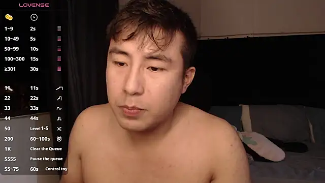 andrewmhilton  online show from October 27, 5:44 am