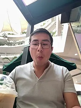 andrewmhilton  online show from February 18, 3:30 pm