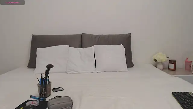 Kate001 online show from February 1, 5:39 am