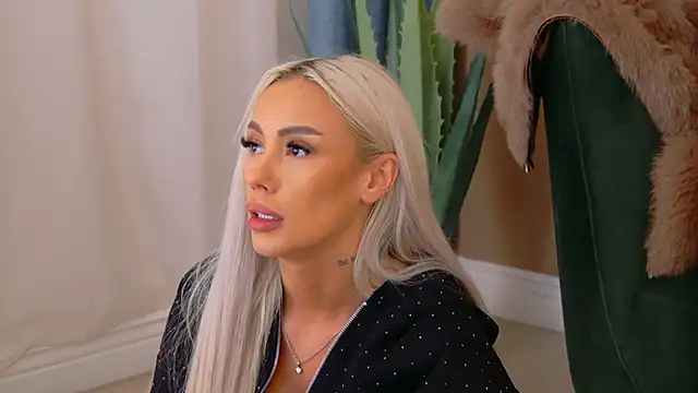 Snapshot of Bailey_Rush chatting on November 19, 5:57 pm Bailey Rush online show from November 19, 5:57 pm