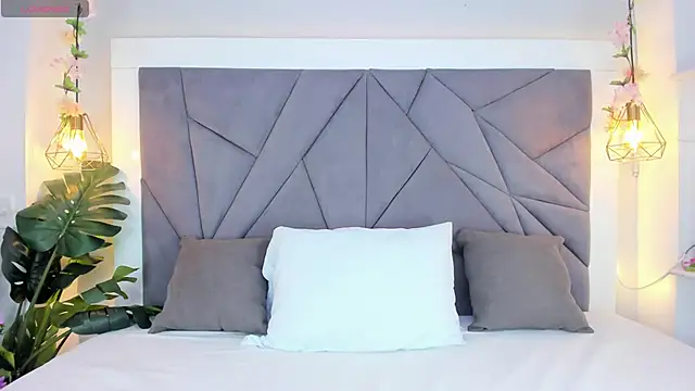 KiarhaTrixie online show from October 19, 3:07 am