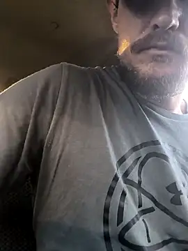 Snapshot of Midwestalpha chatting on October 7, 10:51 pm Midwestalpha online show from October 7, 10:51 pm