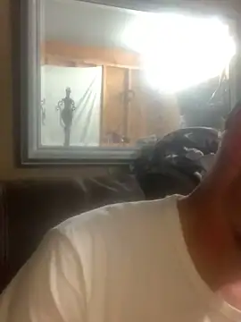 Snapshot of Midwestalpha chatting on June 19, 6:29 am Midwestalpha online show from June 19, 6:29 am