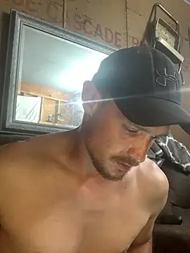 Snapshot of Midwestalpha chatting on June 29, 4:19 am Midwestalpha online show from June 29, 4:19 am