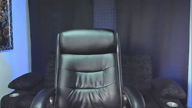 jhonnysnow17 online show from March 31, 6:41 pm