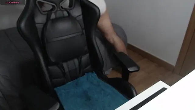 cutehairymacho online show from December 2, 11:45 am