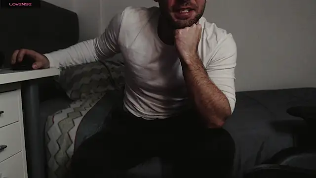 cutehairymacho online show from February 18, 12:48 am