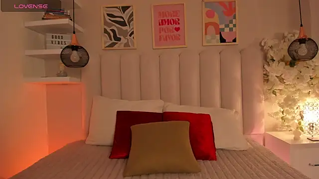 Snapshot of cute__cherry_ chatting on February 25, 9:35 pm cute cherry online show from February 25, 9:35 pm